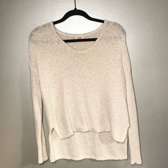 WHITE COMFY SWEATER - Picture 1 of 3